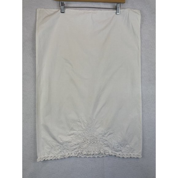 Vintage Hand Embroidered Pillowcase Hand Crocheted Lace Trim Southern Belle - Picture 2 of 12